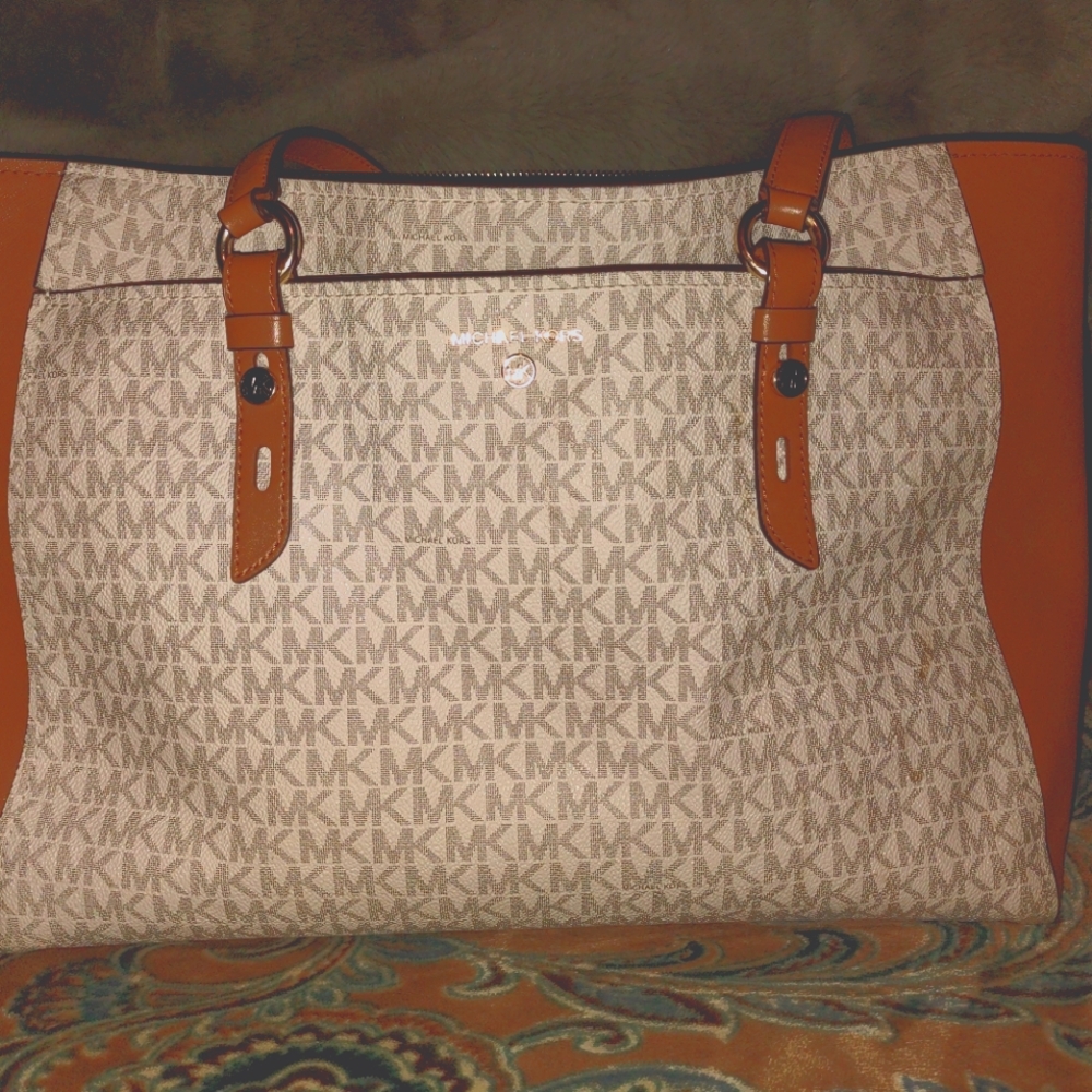 Michael Kors X-Large White Hobo